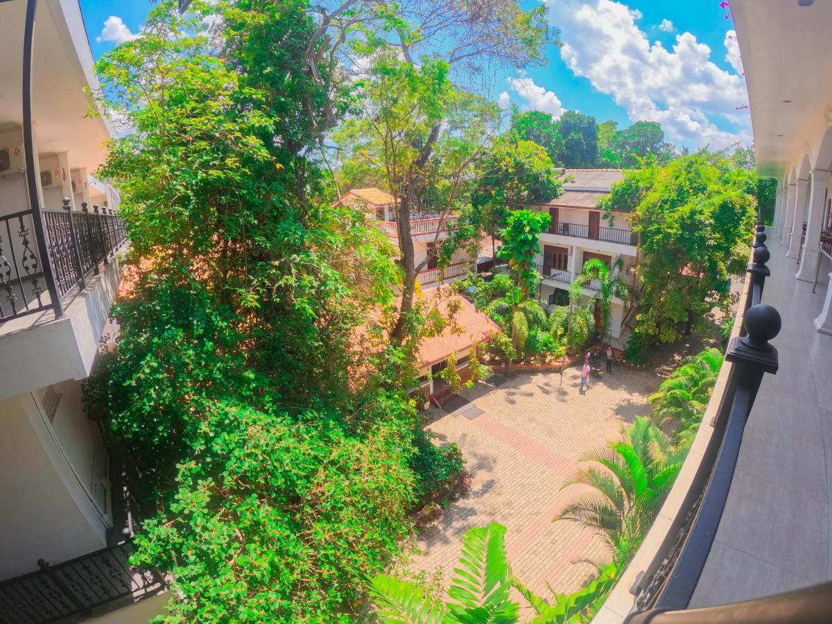 Centauria City Hotel Embilipitiya Exterior foto
